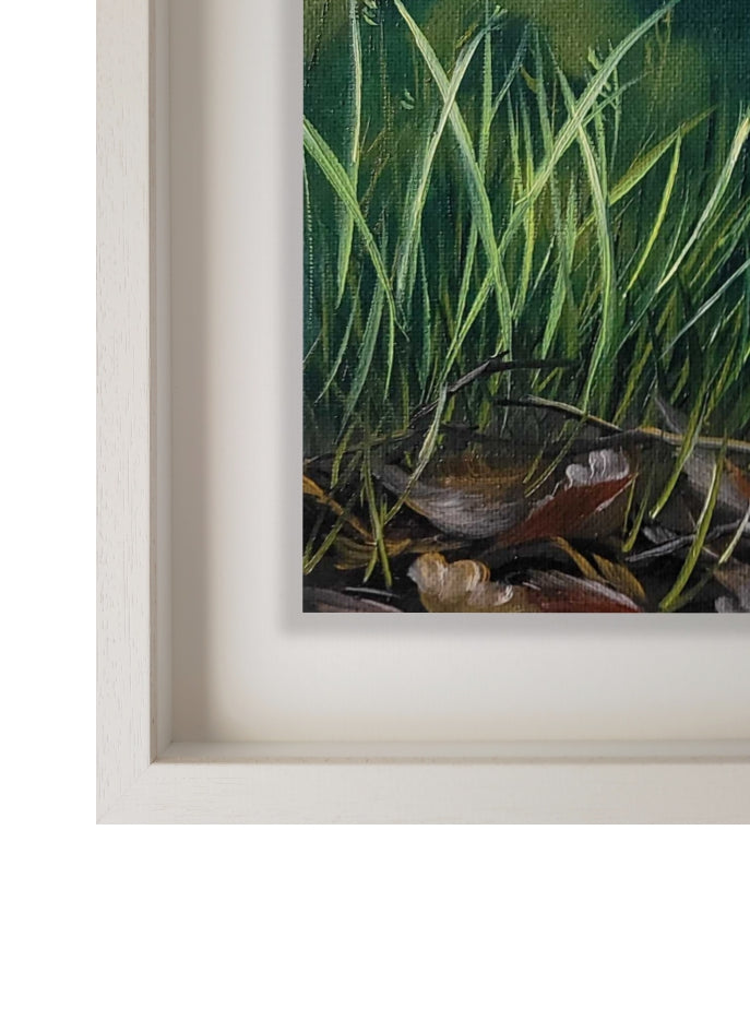 Details of a contemporary frame in off-white colour